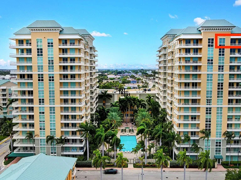 700 E Boynton Beach Blvd #Penthouse 2 — Photo 2