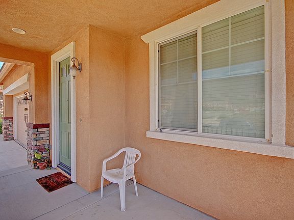 5th image of 15393 Petunia St