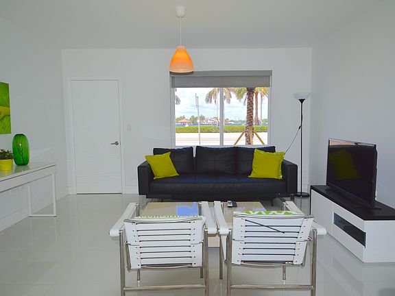 3rd image of 809 S Ocean Dr