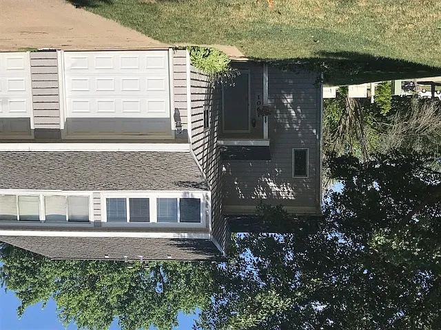 1901 Blackthorn Dr photo 1