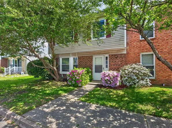 252 N Palmyra Dr, Virginia Beach, VA 23462