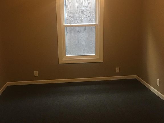 2nd image of 726 Oliver St Lowr #