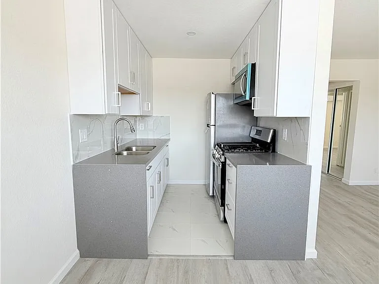 3250 Andrita St #7 — Photo 8