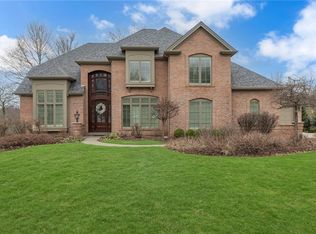 122 Post Oak Dr, Beaver Falls, PA 15010