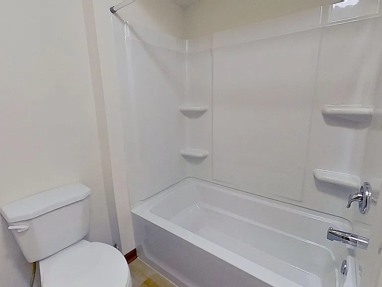 N81W15141 Appleton Ave — Photo 10