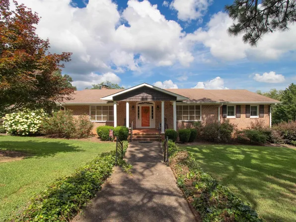305 Sky Dr, Anniston, AL 36207