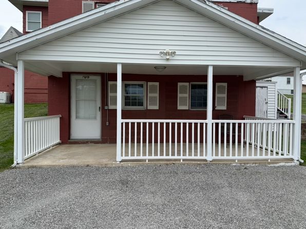 2802 Route 136 APT D