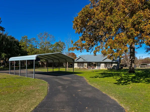 409 W Morgan St, Franklin, TX 77856