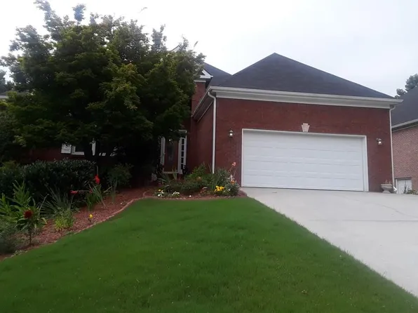 1120 Lewis Ridge Cir, Lawrenceville, GA 30045