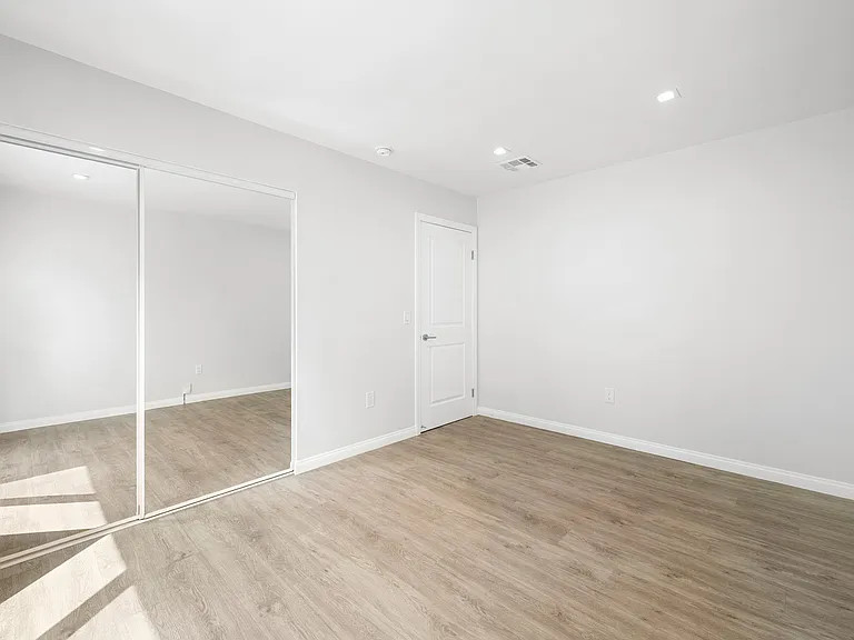 609 N Fairview St — Photo 18