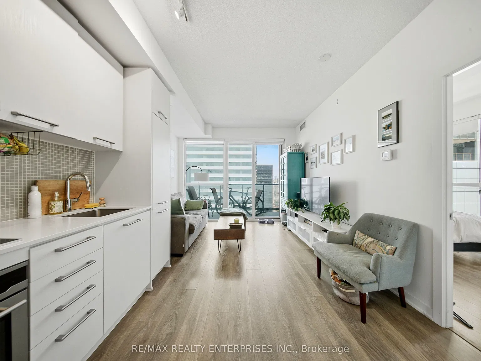 2 bed, $2,500 — Photo 2