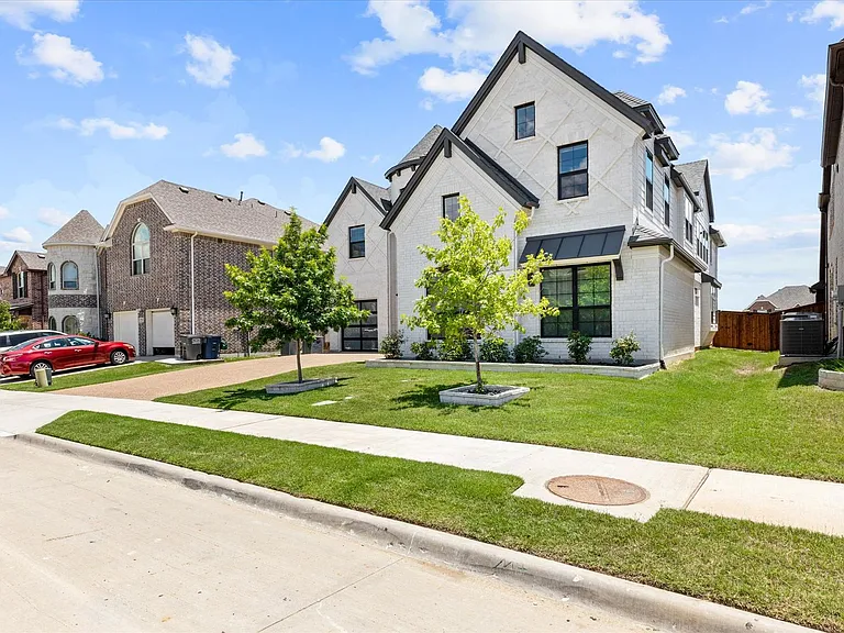 721 Yarrow St — Photo 34
