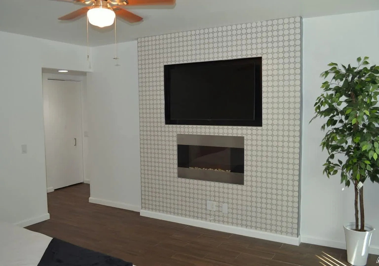 Poolside Pet-Friendly Palm Springs Condo with Spa — Photo 2