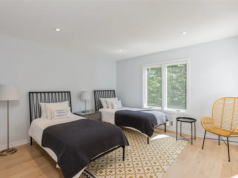19 Woodland Way — Photo 15