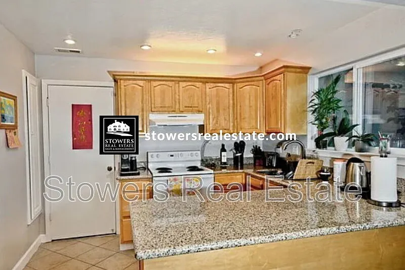 3 bed, 2.5 bath, 1657 sqft, $3,595 — Photo 4