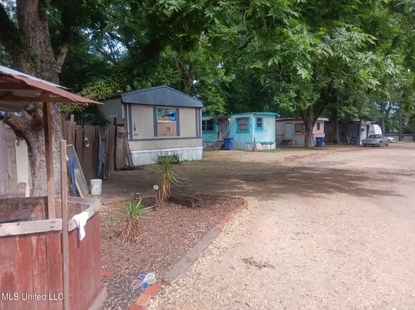304 Jefferson St S, Monticello, MS 39654