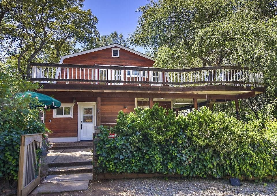 1st image of 571 Starling Ln