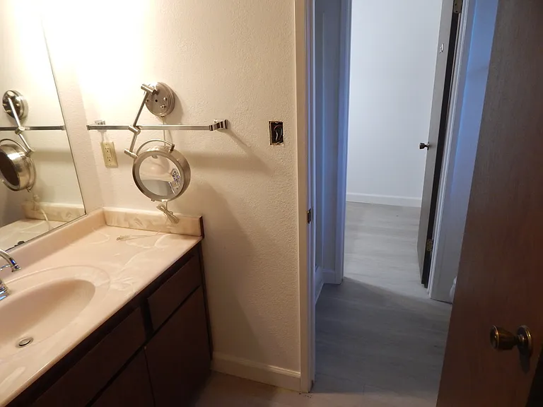 3339 Laguna Ave — Photo 18