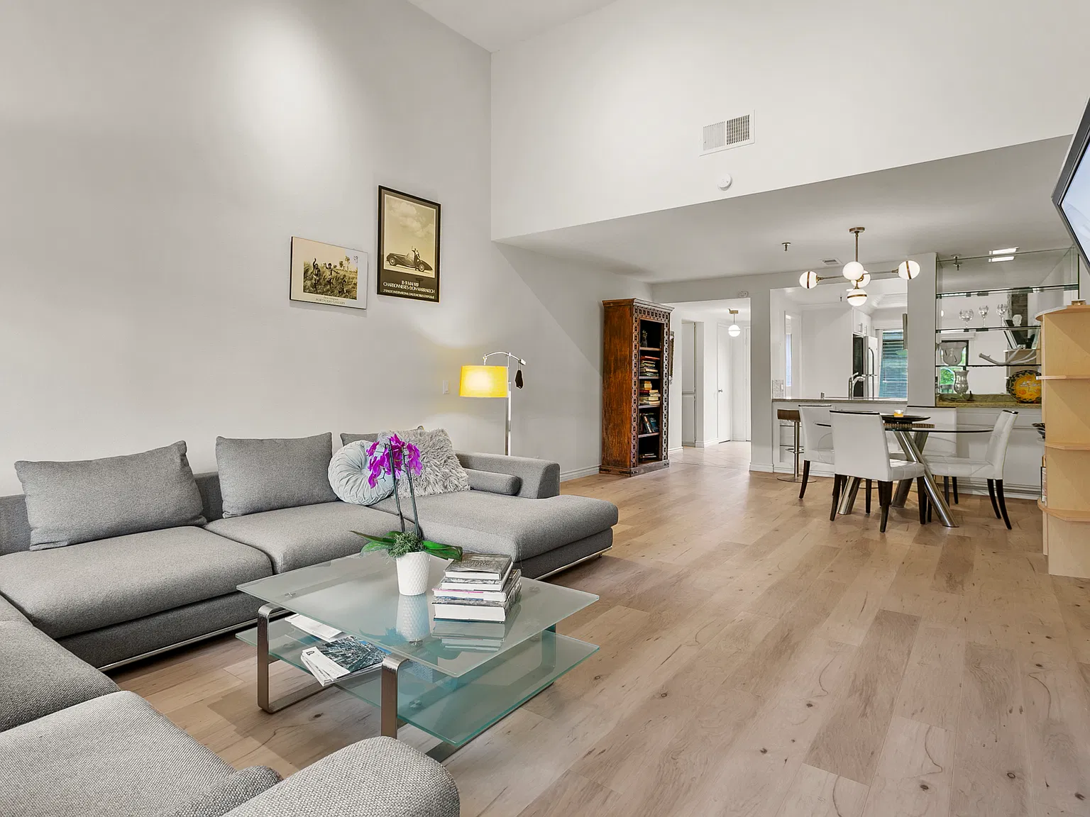 2 bed, 1197 sqft, $6,900 — Photo 3