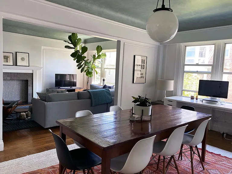 2265 Broadway St — Photo 2