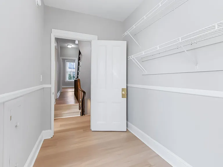 349 N Mulberry St — Photo 27
