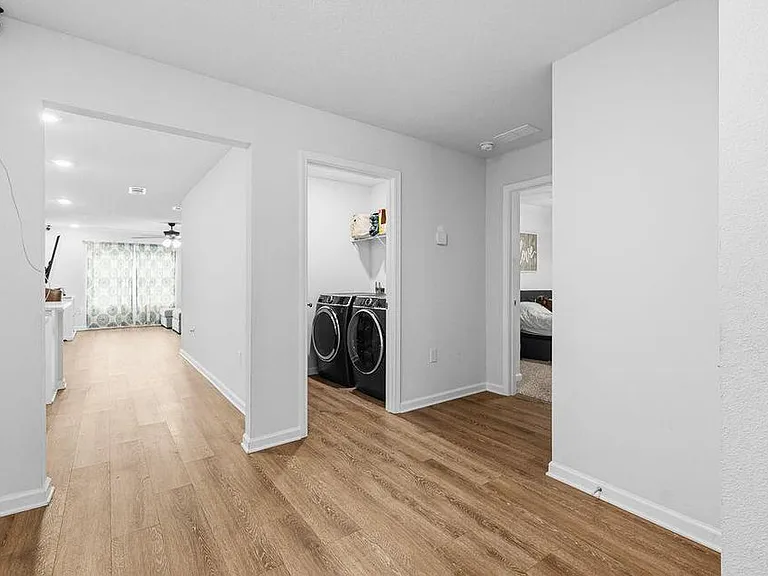 417 Scarborough St — Photo 10