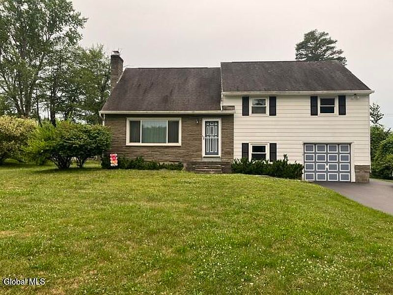 2nd image of 10 Maybrook Drive