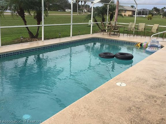 5th image of 700 Holly Dr