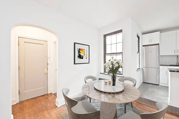 Rented by R New York | media 2