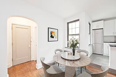 Rented by R New York