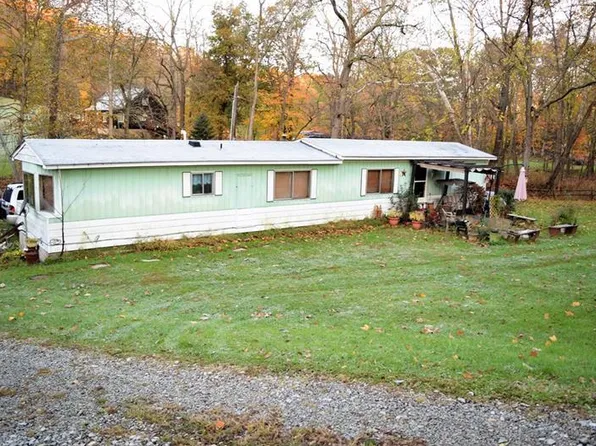 1025 S Sunset Beach Rd, Claysville, PA 15323
