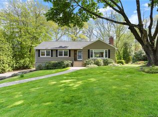 30 White Oak Rd, Trumbull, CT 06611