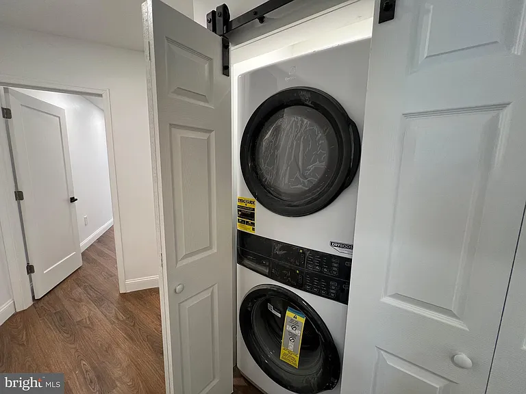 2145 Elkins Ave #B — Photo 16