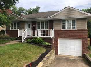 1953 Berkwood Dr, Pittsburgh, PA 15243