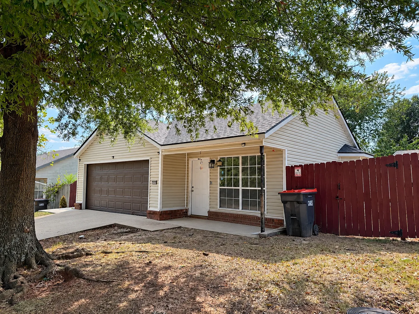 3 bed, 1015 sqft, $1,600 — Photo 2