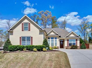 215 Renwick Dr, Senoia, GA 30276