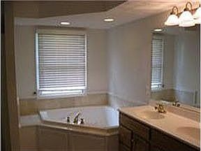 4th image of 11321 N Hickory Woods Ct