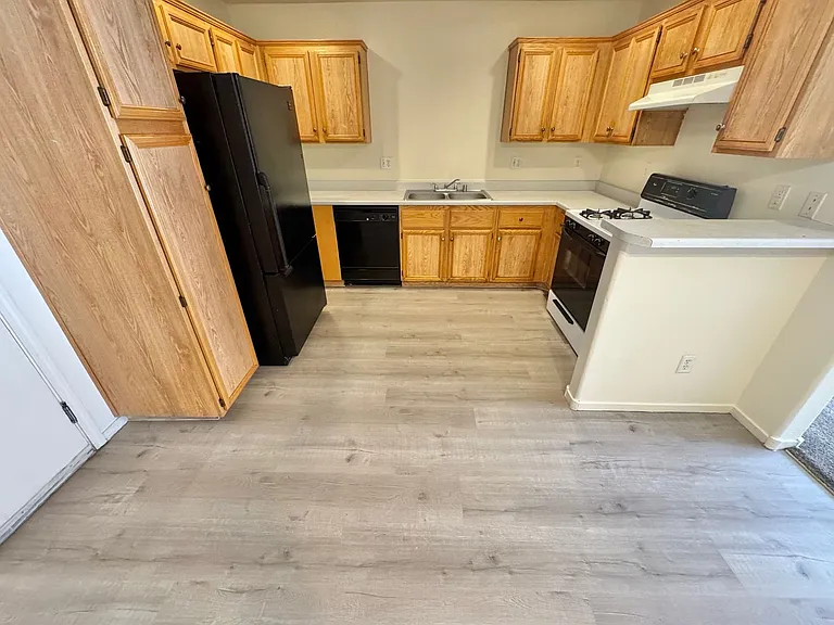 4079 Halfmoon Bay Dr — Photo 3