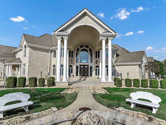 5th image of 15 Terra Vita Ct