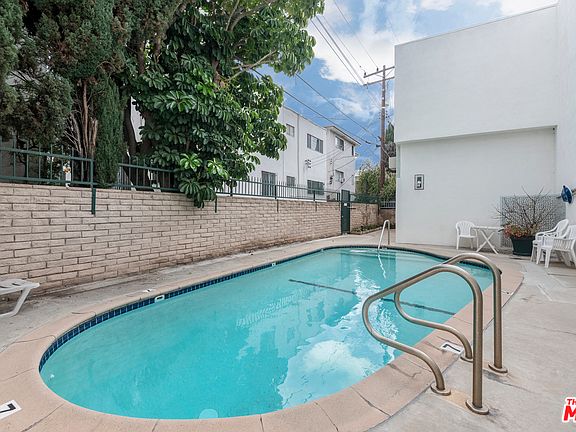 4th image of 1020 N Crescent Heights Blvd