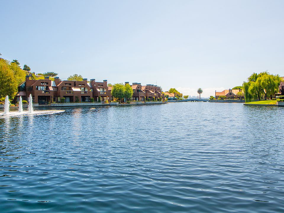 1st image of 39 Lagoon Vis