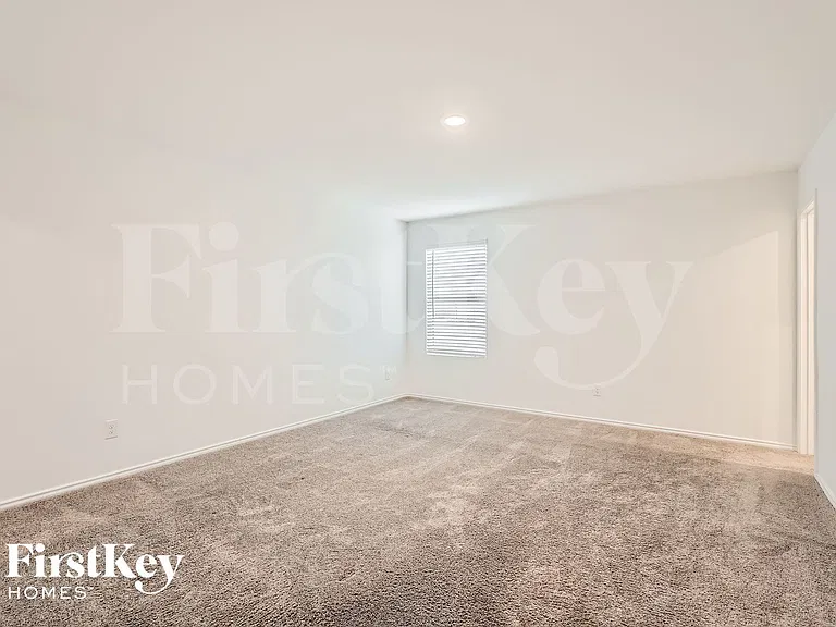 1335 White Willow — Photo 16