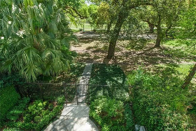 249 Walnut St — Photo 14