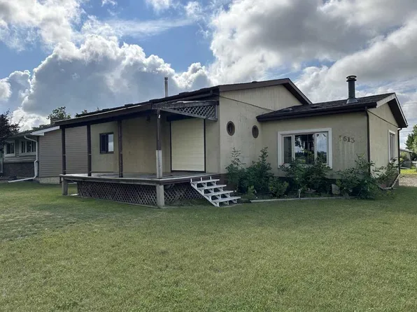 5613 N 48th Ave, Ponoka, AB T4J 1K2