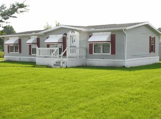 2 Blue Spruce Ln, Flint, MI 48506