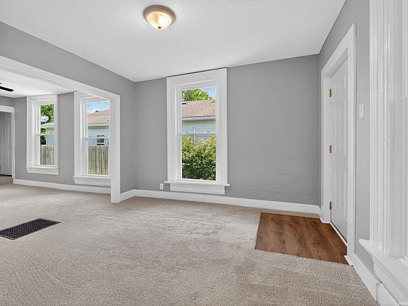 2nd image of 1608 Sinclair St