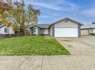 1900 Clark Ave, Cottage Grove, OR 97424