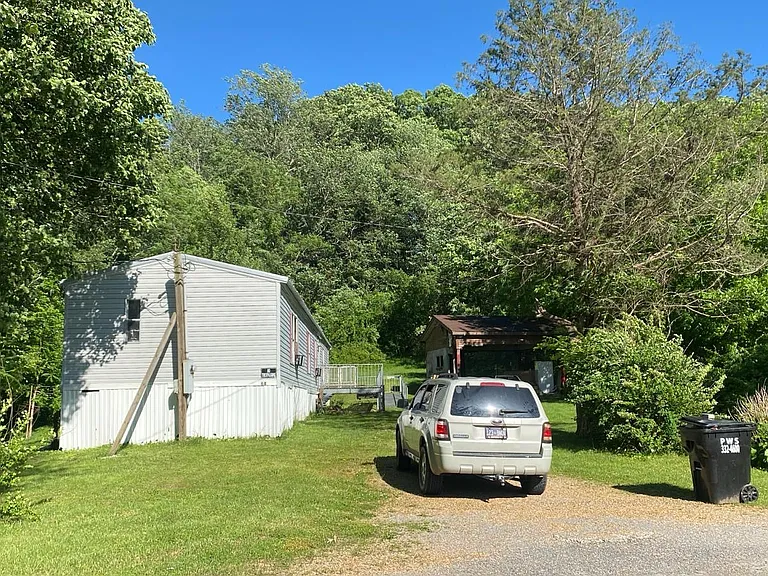 68 Orchid Rd — Photo 3