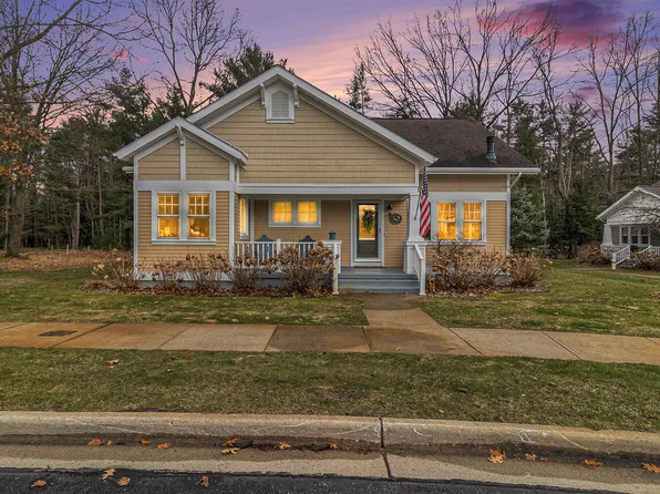 50 S Wheeler St, Pentwater, MI 49449
