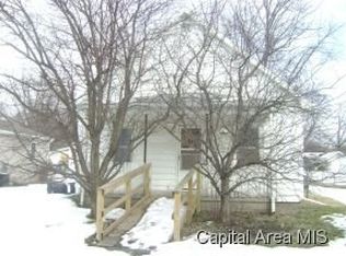 210 N Branch St, Bluffs, IL 62621